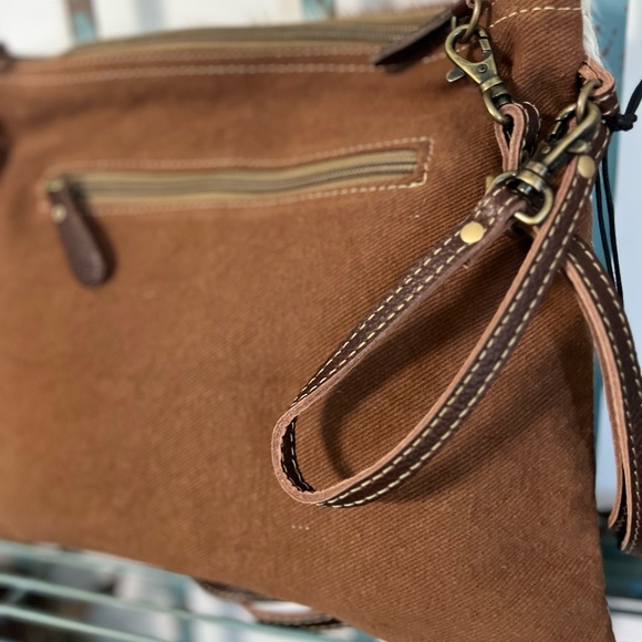 NEW Embossed green leather cowhide Floral Myra Bag ClutchCrossbody Small purse - Picture 11 of 12